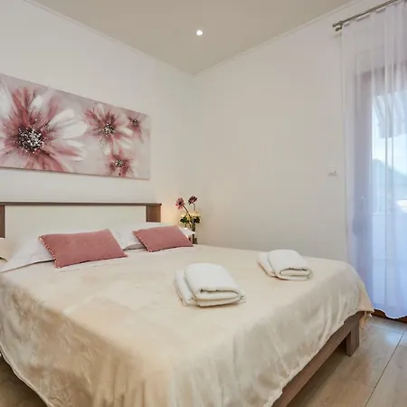 Marija Lägenhet Trogir